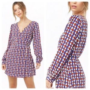 NWT Forever 21 Long Sleeve Geo Print Wrap Style Dress Small
